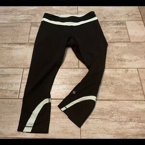 Lululemon inspire crops II size 8 vguc